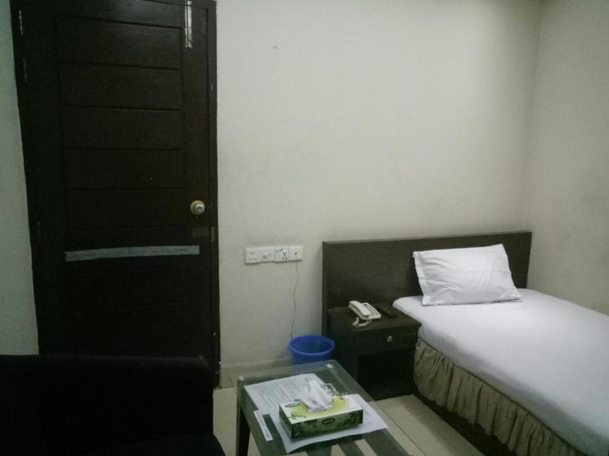 Hotel Royal Living Hotel & Suites Chittagong Eksteriør billede